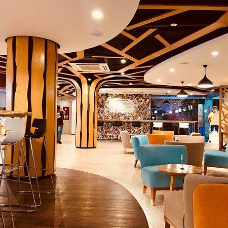 Club Lovello Cafe & Creamery